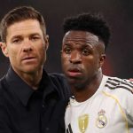 Carlo Ancelotti Klarifikasi Nasihat untuk Endrick dan Performa Vinicius di Real Madrid Xabi Alonso memeluk Vinicius Junior di laga Liverpool vs Real Madrid