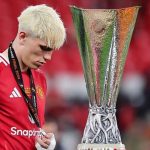 Alejandro Garnacho melewati trofi Liga Europa