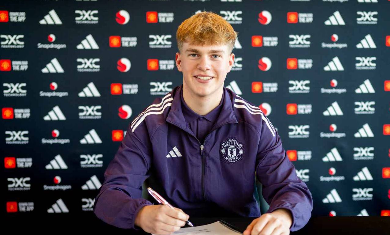 Man United Umumkan Transfer Kiper Wonderkid dari Derby County