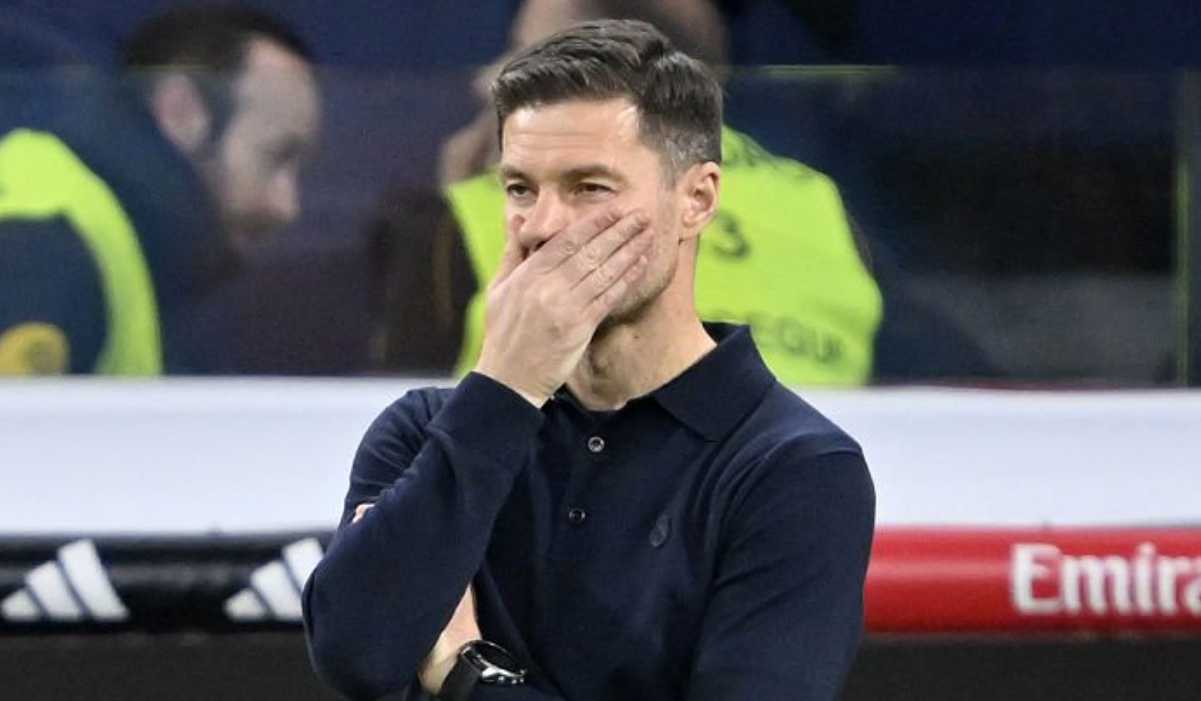 Ekspresi Xabi Alonso selama kekalahan Real Madrid vs Celta Vigo Ekspresi Xabi Alonso selama kekalahan Real Madrid vs Celta Vigo