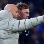 Chelsea Pertahankan Kepercayaan pada Enzo Maresca dan Siapkan Rencana Besar 2026 Enzo Maresca memberi instruksi pada Cole Palmer