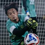 Prediksi PSM Makassar vs Persebaya Surabaya: Tuan Rumah Percaya Diri Lanjutkan Tren Positif Ernando Ari di Sesi Latihan Persebaya Jelang Hadapi PSM