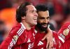 Federico Chiesa dan Mohamed Salah merayakan gol di Liverpool
