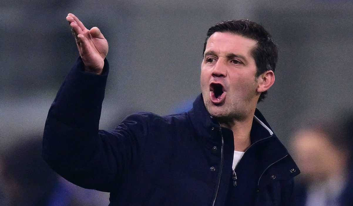 Gestur Cristian Chivu di laga Inter Milan vs Liverpool Gestur Cristian Chivu di laga Inter Milan vs Liverpool