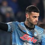 Gianluca Scamacca merayakan golnya ke gawang Cagliari