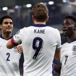 Wesley Sneijder Jagokan Empat Negara di Piala Dunia 2026, Inggris Tak Masuk Hitungan Harry Kane merayakan gol bersama Bukayo Saka dan Jarrel Quansah