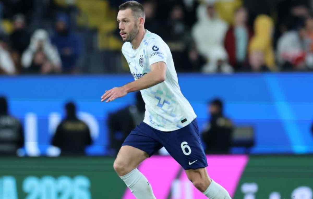 Inter Milan Siapa Lepas De Vrij ke Barcelona dengan Satu Syarat Inter Milan Siapa Lepas De Vrij ke Barcelona dengan Satu Syarat