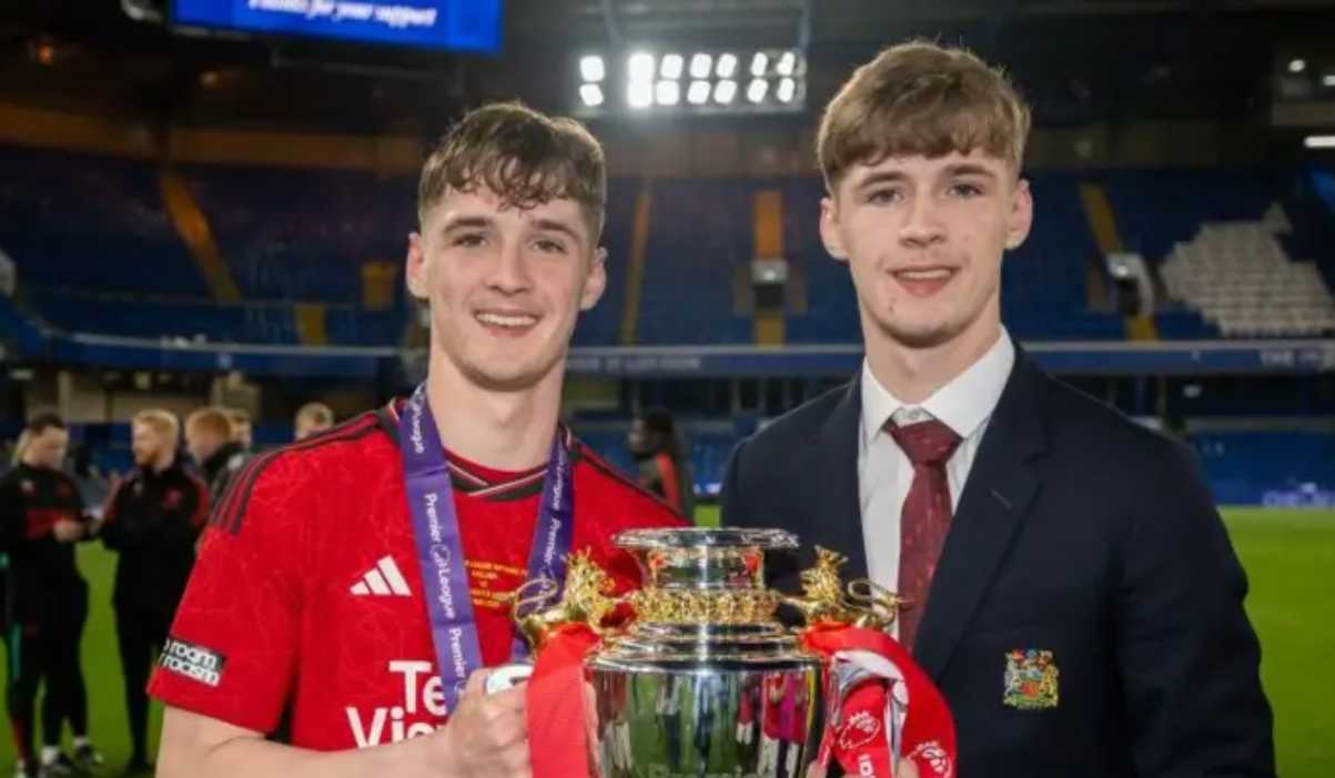 Jack Fletcher dan Tyler Fletcher berfoto bersama