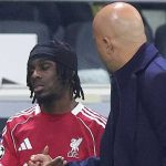 Jeremie Frimpong meninggalkan lapangan di laga Frankfurt vs Liverpool