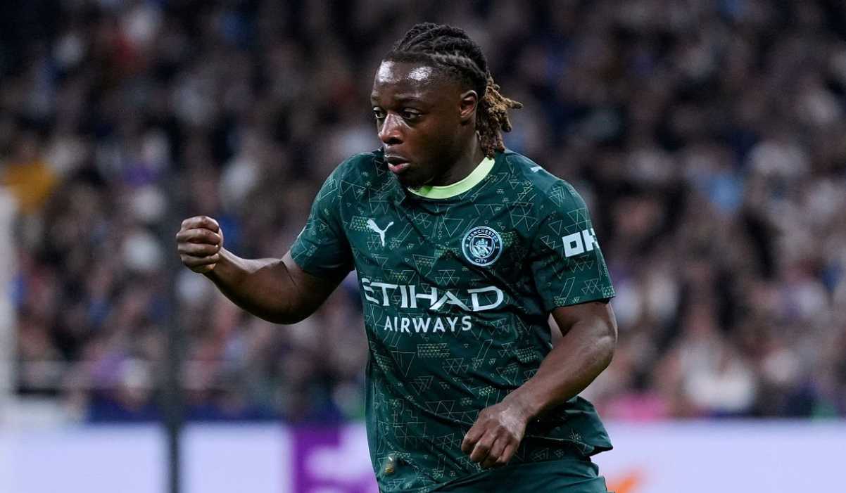 Jeremy Doku harus menepi karena cedera Jeremy Doku harus menepi karena cedera