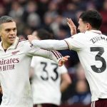 Leandro Trossard merayakan gol bersama Martin Zubimendi