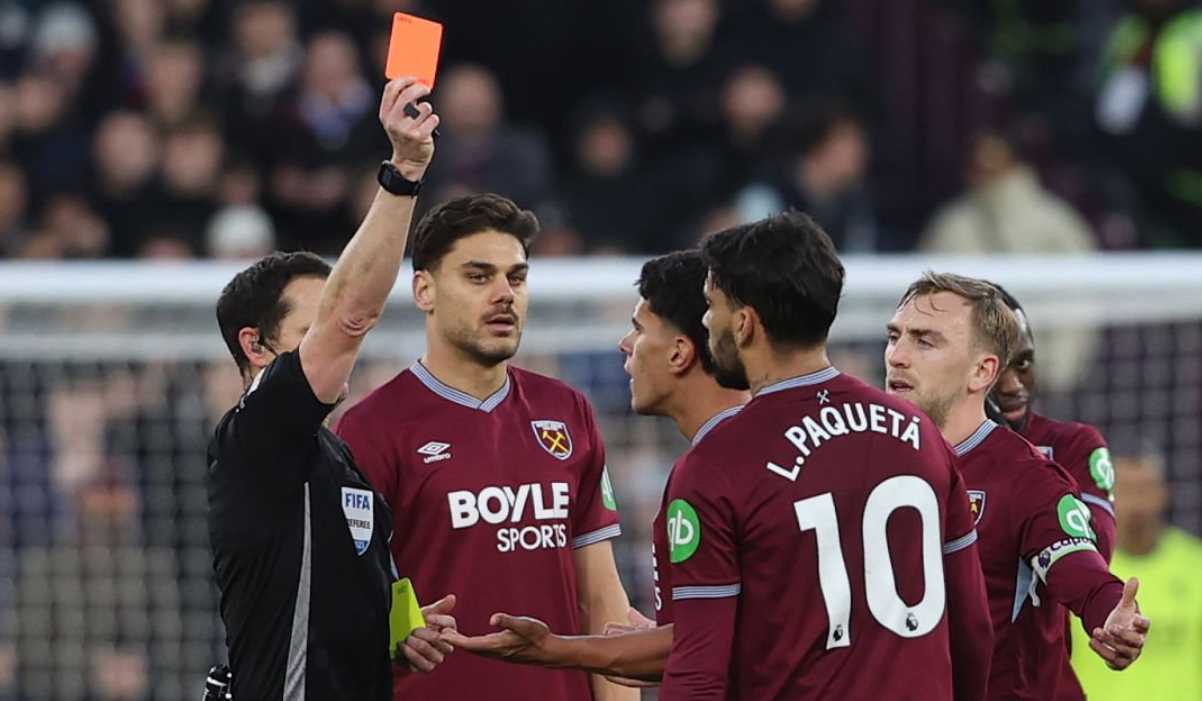 Lucas Paqueta diganjar kartu merah di laga vs Liverpool Lucas Paqueta diganjar kartu merah di laga vs Liverpool