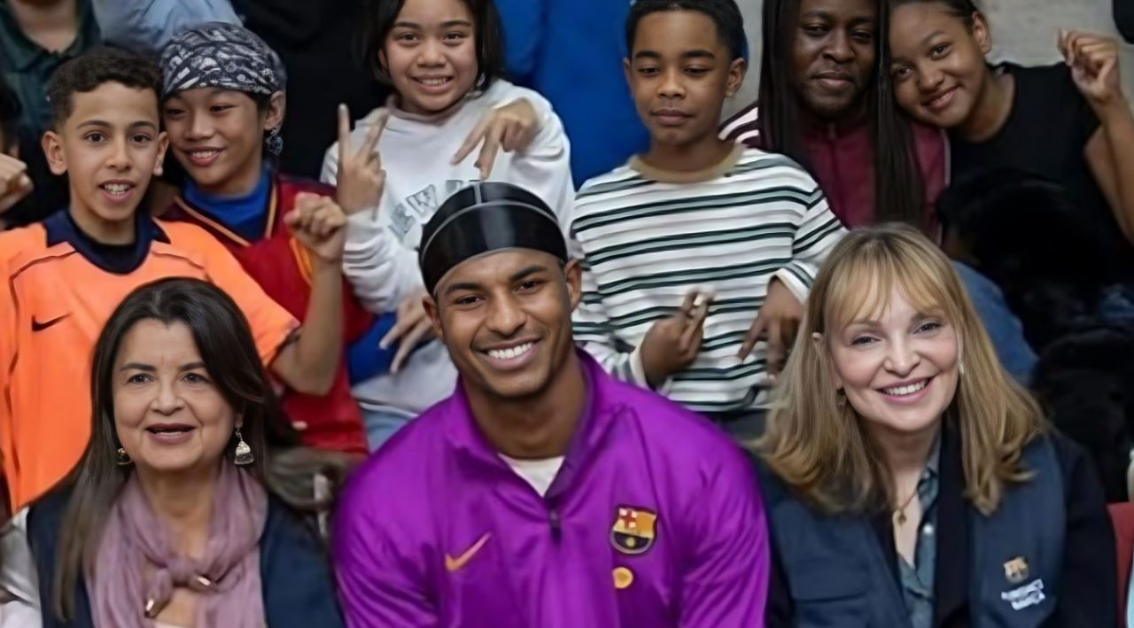 Marcus Rashford dan warga kota Barcelona