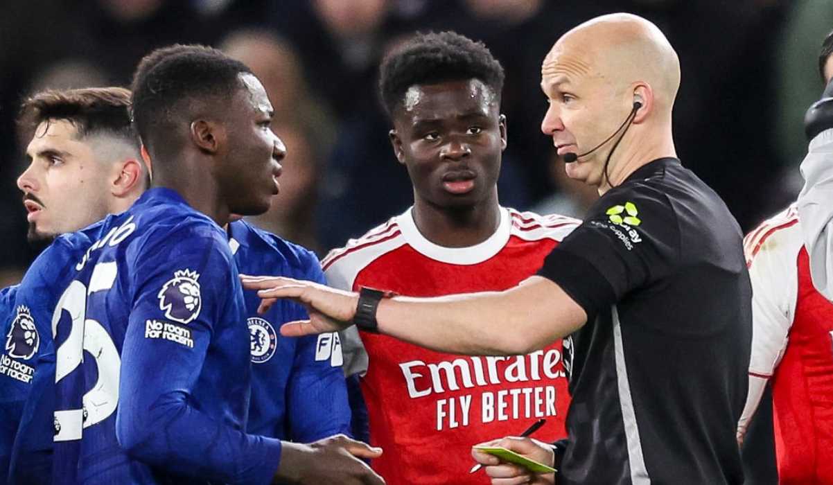 Moises Caicedo mempertanyakan kartu merahnya kepada wasit'