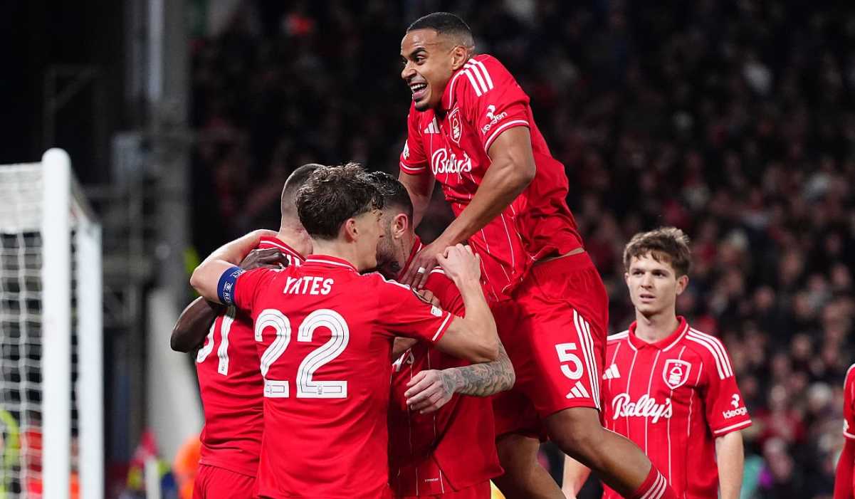 Murillo merayakan gol rekannya di laga Nottingham vs Malmo