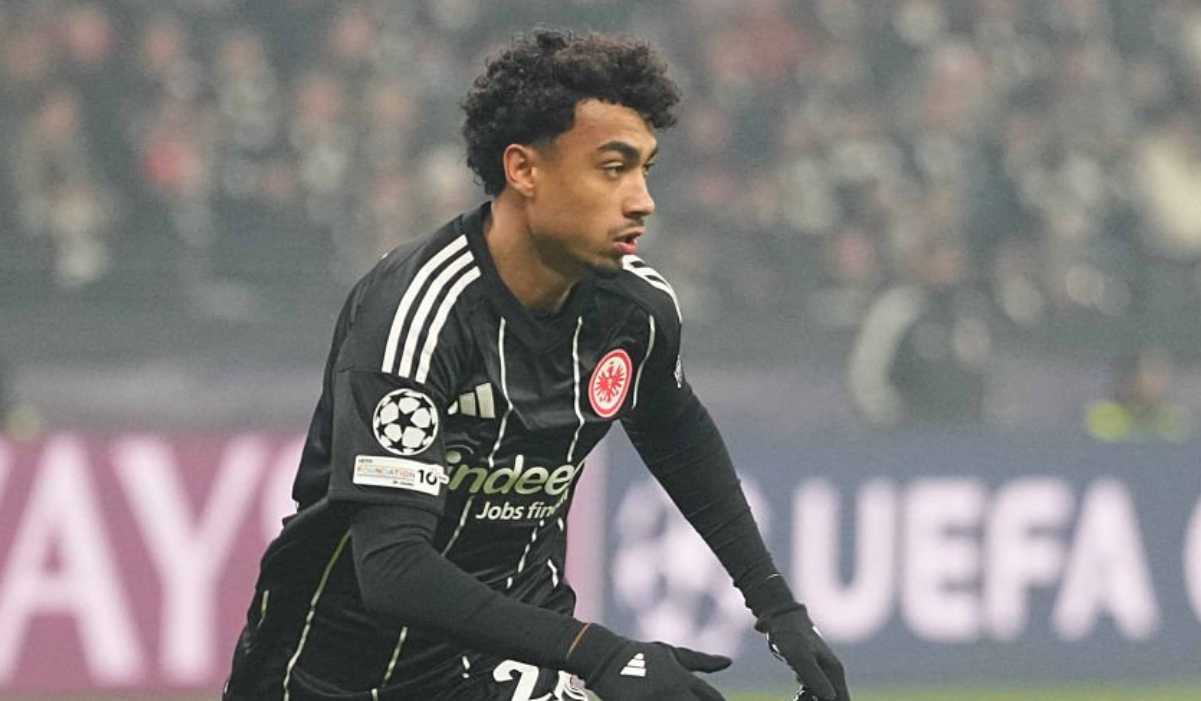 Nathaniel Brown di laga Eintracht Frankfurt v Atalanta