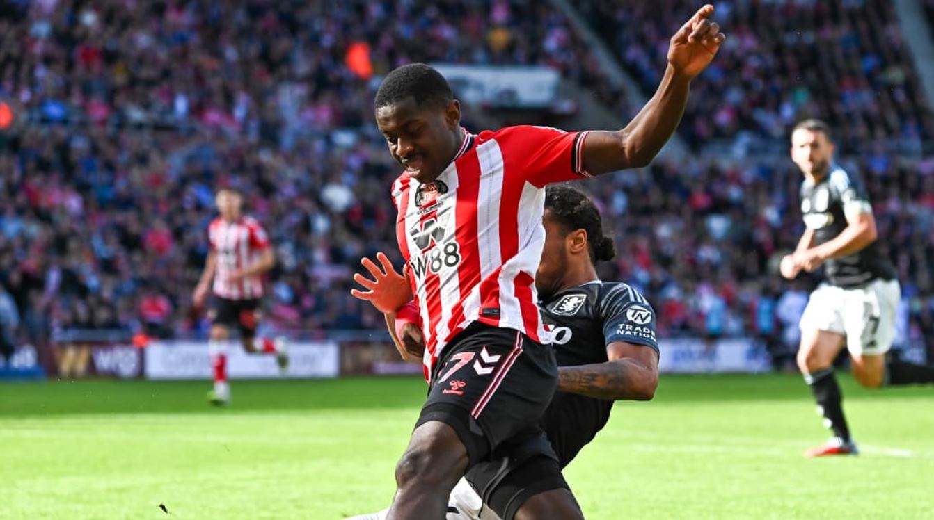 Noah Sadiki Jadi Rebutan, Man United Tantang Chelsea di Bursa Transfer Noah Sadiki Jadi Rebutan, Man United Tantang Chelsea di Bursa Transfer