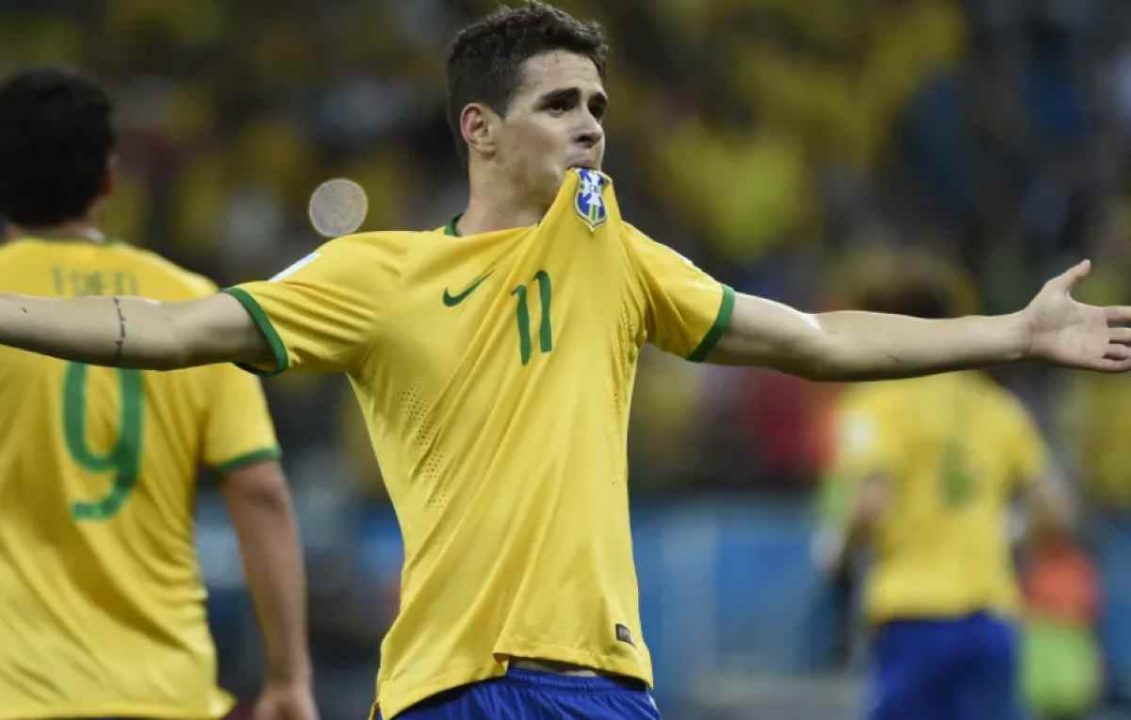 Oscar dalam sebuah aksinya bersama Timnas Brasil