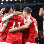 Arsenal Gugup di Puncak Klasemen, Ancaman Terbesar Justru Datang dari Dalam Para pemain Arsenal merayakan gol ke gawang Brighton