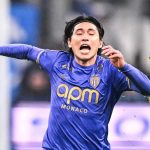 Cedera ACL Hantam Takumi Minamino, Mimpi Piala Dunia 2026 Terancam Pupus Takumi Minamino mengalami cedera di laga Auxerre vs Monaco
