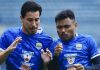 Thom Haye dan Saddil Ramdani dalam Sesi Latihan Persib Bandung jelang Menjamu Bhayangkara FC