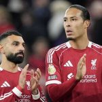 Virgil van Dijk dan Mohamed salah usai laga Liverpool vs Sunderland