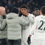 Chelsea Didesak Joe Cole untuk Rekrut Pemain Berpengalaman Setelah Kalah di Italia Wesley Fofana mendapatkan perawatan di laga Atalanta vs Chelsea