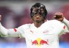 Yan Diomande merayakan golnya di laga Leipzig vs Frankfurt