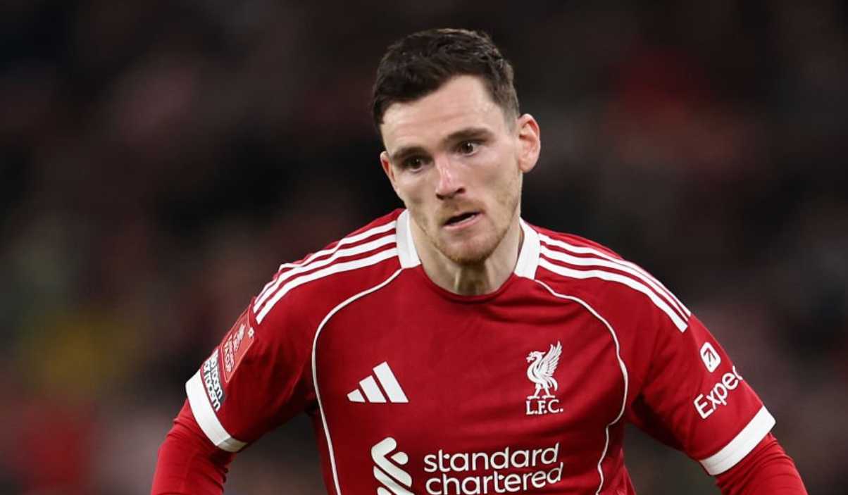 Aksi Andrew Robertson di laga Liverpool melawan Barnsley di Piala FA Aksi Andrew Robertson di laga Liverpool melawan Barnsley di Piala FA