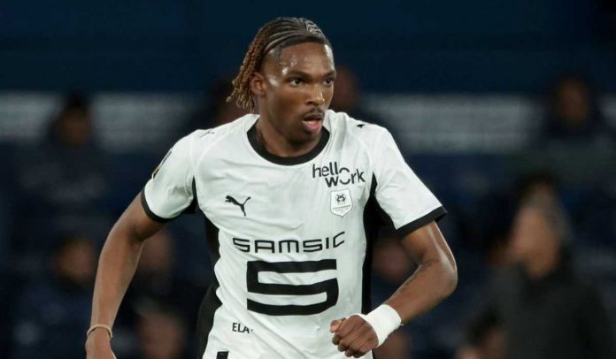 Aksi Jeremy Jacquet di laga PSG vs Rennes di Ligue 1 Aksi Jeremy Jacquet di laga PSG vs Rennes di Ligue 1