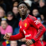 Mainoo Tak Akan Membelot ke Chelsea, Carrick Ubah Arah Transfer Manchester United Aksi Kobbie Mainoo di laga Manchester United vs Manchester City