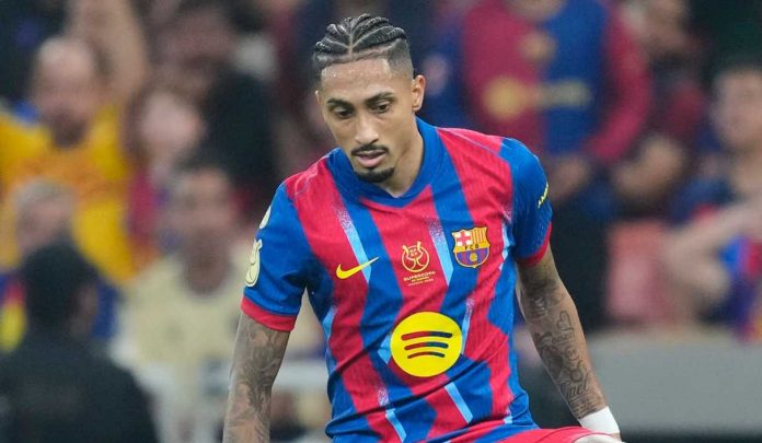 Aksi Raphinga di laga Barcelona vs Real Madrid Aksi Raphinga di laga Barcelona vs Real Madrid