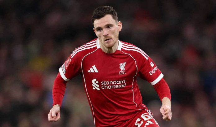 Andrew Robertson menggiring bola di laga Liverpool v Barnsley di Piala FA Andrew Robertson menggiring bola di laga Liverpool v Barnsley di Piala FA