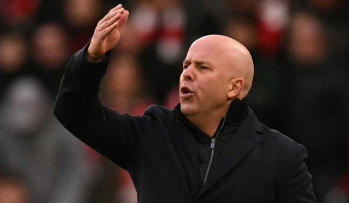 Arne Slot di laga Liverpool vs Wolves