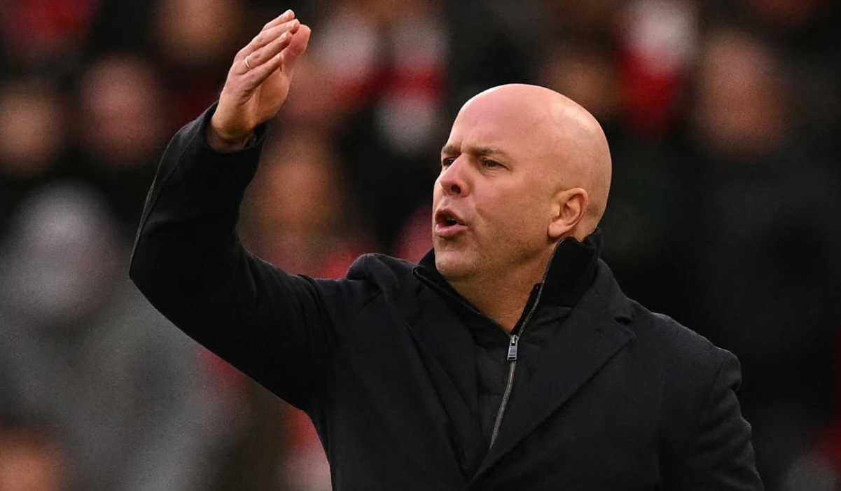 Arne Slot di laga Liverpool vs Wolves