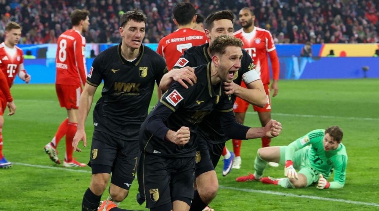 Bayern Munchen vs Augsburg - Liga Jerman