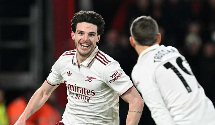 Declan Rice meyakan golnya bersama Leandro Trossard Declan Rice meyakan golnya bersama Leandro Trossard