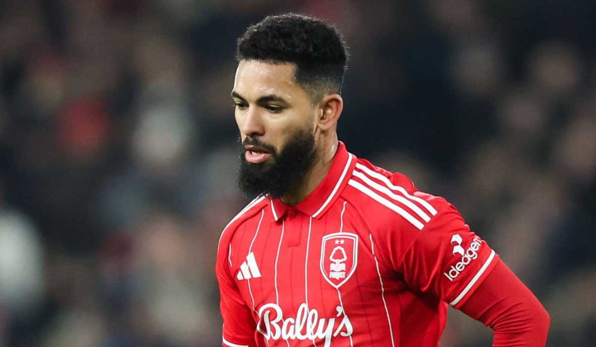 Douglas Luiz di laga Nottingham Forest v Everton di Premier League