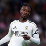 Eduardo Camavinga menggiring bola di laga Real Madrid vs Monaco di Liga Champions