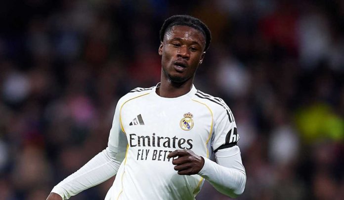 Eduardo Camavinga menggiring bola di laga Real Madrid vs Monaco di Liga Champions Eduardo Camavinga menggiring bola di laga Real Madrid vs Monaco di Liga Champions