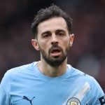 Kalah di Old Trafford, Manchester City Tegaskan Tidak Menyerah dalam Perburuan Gelar Ekspresi Bernardo Silva di laga Manchester United vs Manchester City di Premier League