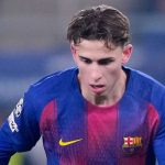 Fermin Lopez Rela Tersingkir ke Bangku Cadangan Demi Lionel Messi Pulang ke Barcelona Fermin Lopez menggiring bola di laga Slavia Praha v Barcelona di Champions League