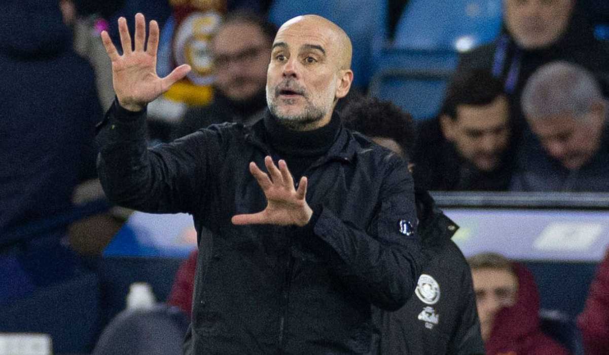 Gestur Pep Guardiola di laga Manchester City vs Galatasaray