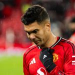 Keputusan Sederhana Carrick Bisa Selamatkan Manchester United dari Beban Rp 354 Miliar Gestur kecewa Casemiro usai kekalahan Manchester United dari Brighton di Piala FA