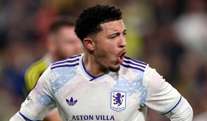 Jadon Sancho merayakan golnya di laga Fenerbahce vs Aston Villa di Europa League
