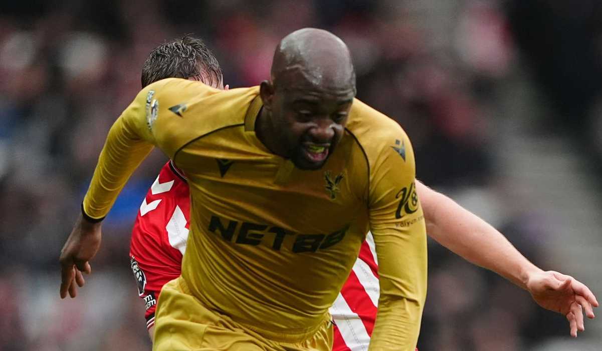 Jean-Philippe Mateta menggiring bola di laga Sunderland vs Crystal Palace di Premier League Jean-Philippe Mateta menggiring bola di laga Sunderland vs Crystal Palace di Premier League