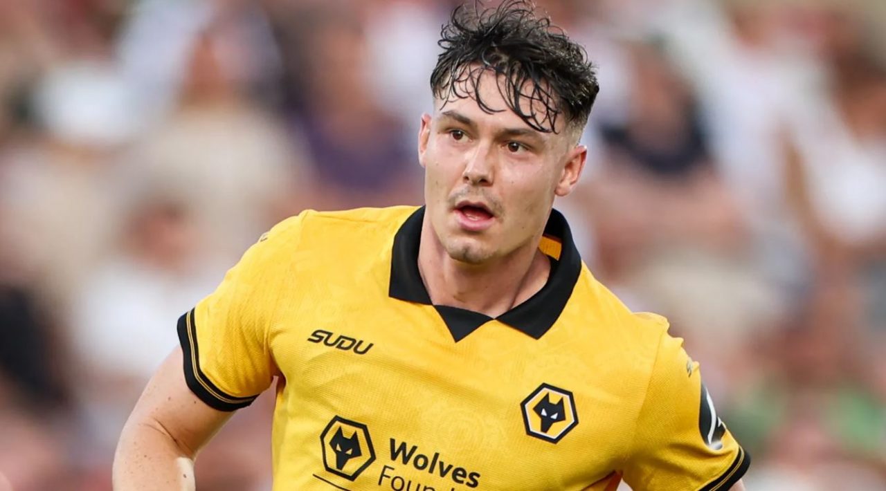 Jorgen Strand Larsen pemain Wolves