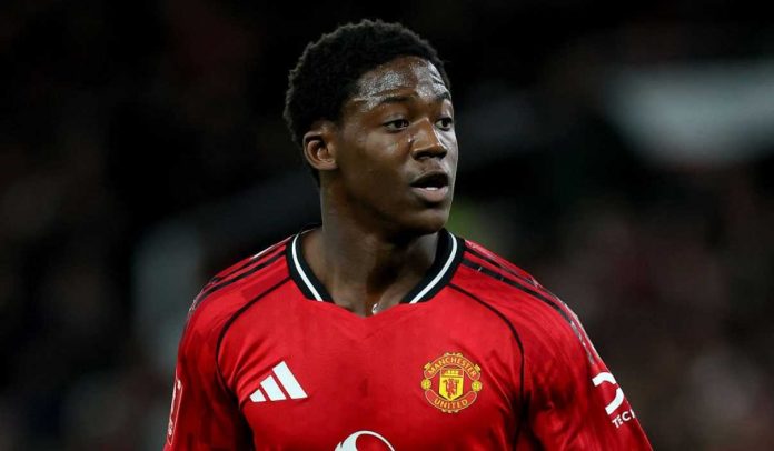 Kobbie Mainoo dapat kesempatan baru di era Michael Carrick Kobbie Mainoo dapat kesempatan baru di era Michael Carrick