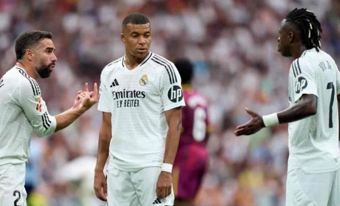 Kylian Mbappe Bersama Rekan Satu Timnya di Real Madrid