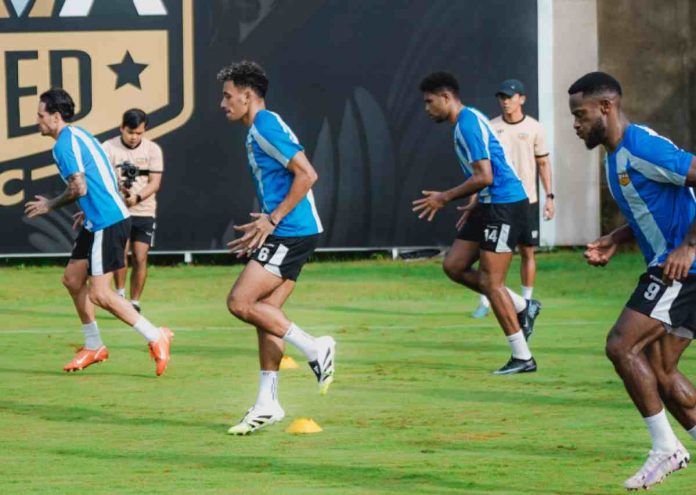 Latihan Dewa United Jelang Tandang ke Bhayangkara FC Latihan Dewa United Jelang Tandang ke Bhayangkara FC